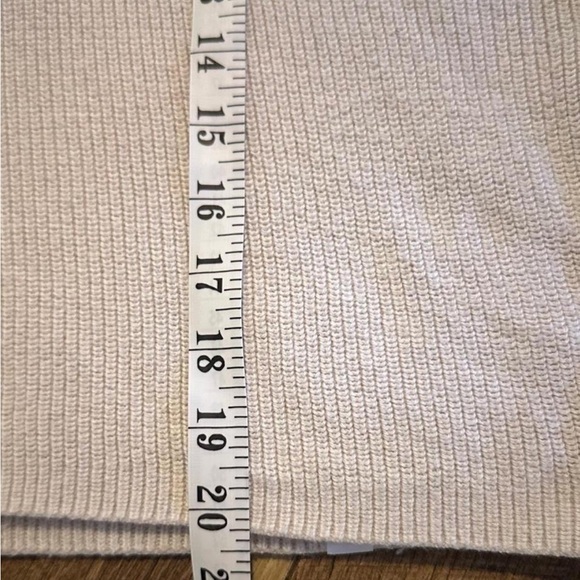 lululemon Women's Turtleneck Sweater - Merino/Cotton Blend - Picture 7 of 7